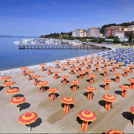 Stella Blue Floating House Portorož