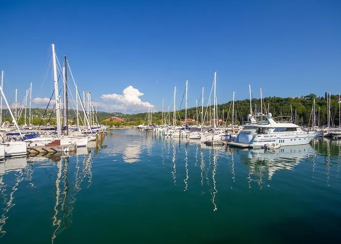 Botel Stella Blue Floating House *